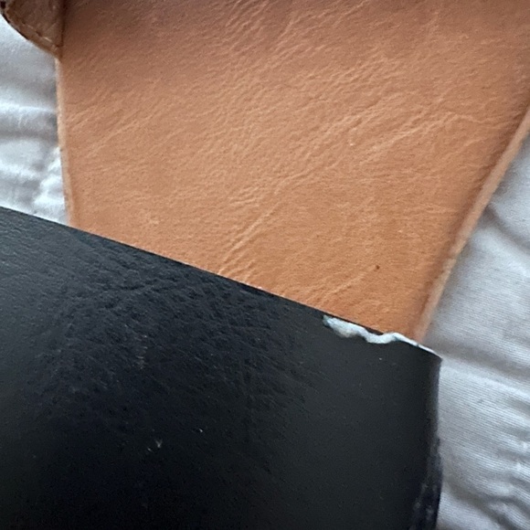 Two Tone Slides 🩴👡👡 - Picture 2 of 3